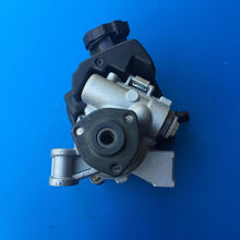 Load image into Gallery viewer, Mercedes Benz Sprinter (903) 00-06 Power Steering Pump New!! MBP3010