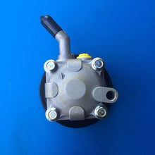 Load image into Gallery viewer, Nissan Pulsar N16 1.6L 2000 - 2005 Power Steering Pump with 3 Ribbed Pulley New!! NI001