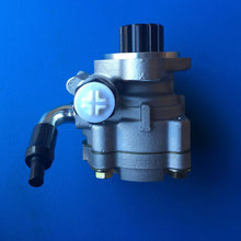 Load image into Gallery viewer, New Power Steering Pump Suitable For Toyota Landcruiser 120 Series Diesel 02-09 New!! TO025
