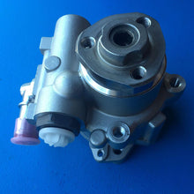 Load image into Gallery viewer, VW Transporter T4 96-04 Power Steering Pump OEM 7D0422155 Brand New!! VWP 5020